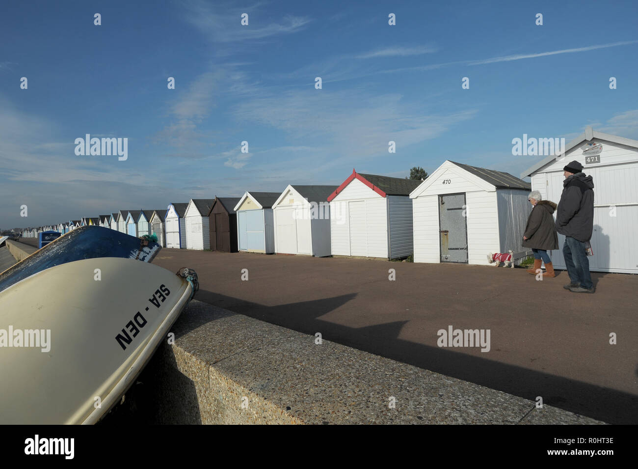 Southend-on-Sea, Essex. 5. Nov 2018. UK Wetter: Spaziergang am Meer entlang in Southend on Sea Essex als ungewöhnlich warmen Temperaturen um 16 c im Vereinigten Königreich getroffen. 5. November 2018 Credit: MARTIN DALTON/Alamy leben Nachrichten Stockfoto