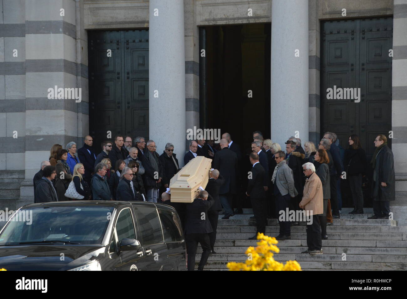 Paris, Frankreich. 5. Nov 2018. Französische Persönlichkeiten nehmen an der Zeremonie für den Tod von Philippe GILDAS, französische TV-Animator. Das Krematorium des Friedhofs der Pere Lachaise, Paris, Frankreich. 5. November 2018. 13 Uhr 30. ALPHACIT NEWIM/Alamy Live News Credit: Alphacit NEWIM/Alamy leben Nachrichten Stockfoto