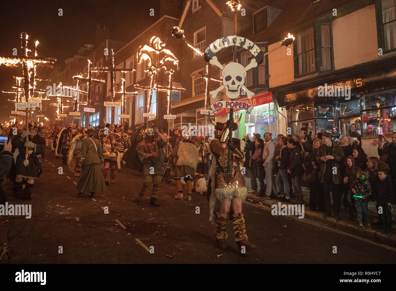 Lewes, England. 5. November 2018, Lewes Bonfire Night ist der größte 5. November feiern in der Welt, England. © Jason Richardson/Alamy leben Nachrichten Stockfoto