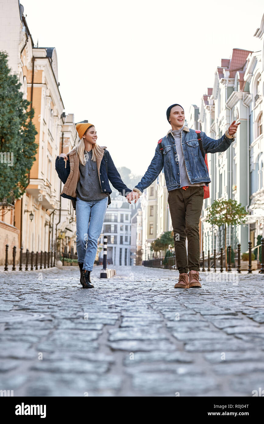Junge paar Travel Blogger sind zu Fuß rund um die Altstadt Stockfoto