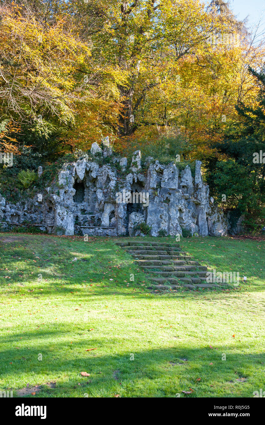 Die Grotte im Old Wardour Castle, in der Nähe von Tisbury, Salisbury, Wiltshire, UK. Stockfoto