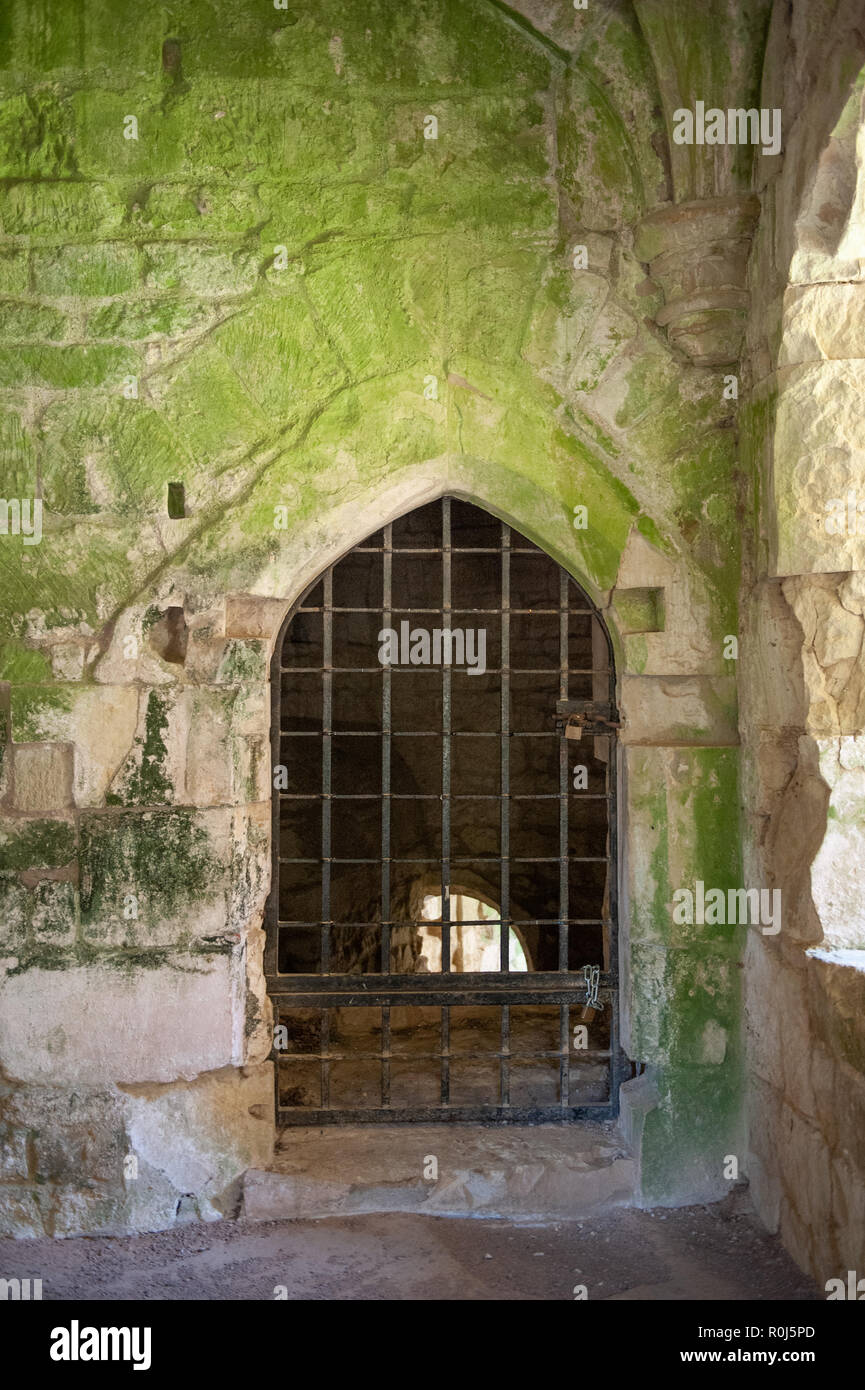 Die untere Küche im Old Wardour Castle, in der Nähe von Tisbury, Salisbury, Wiltshire, UK. Stockfoto