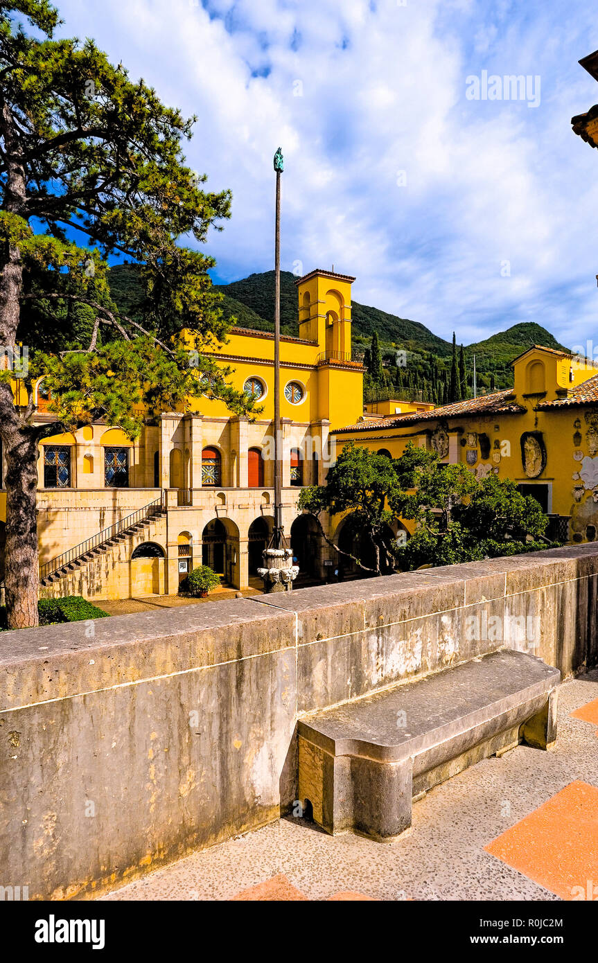 Italien Lombardia Gardone Riviera Vittoriale Piazzetta Dalmata Galerie öffnen Stockfoto