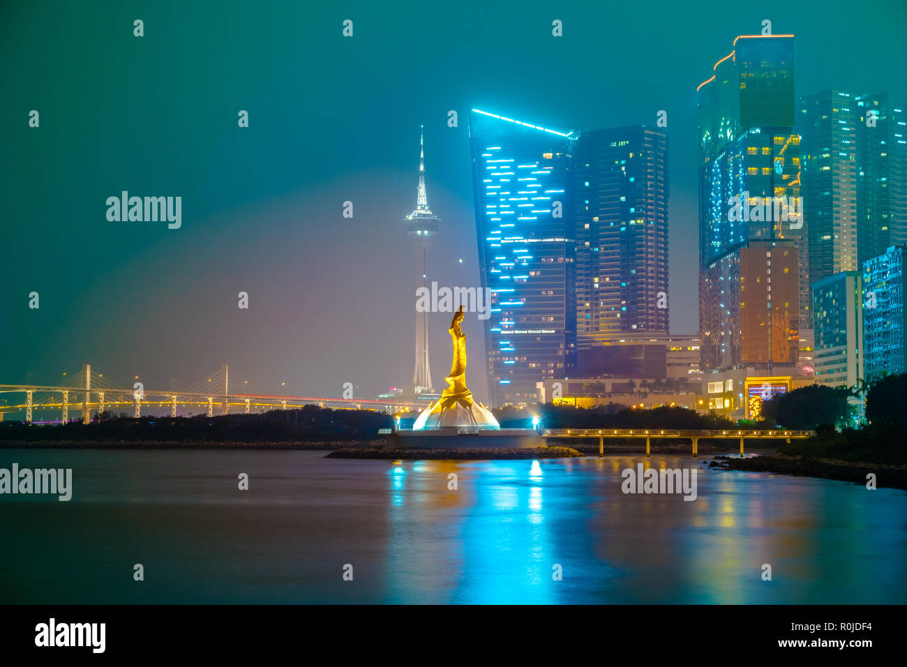 Golden Guan Yin Statue in Macau Halbinsel Stockfoto