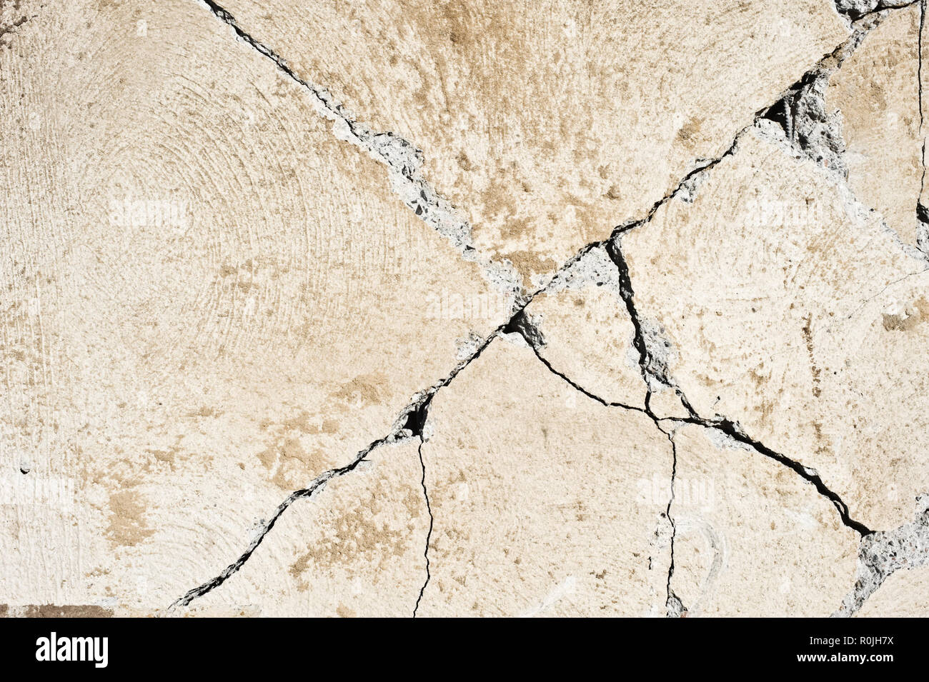 Detail eines gerissenen Beton Wand. Stockfoto