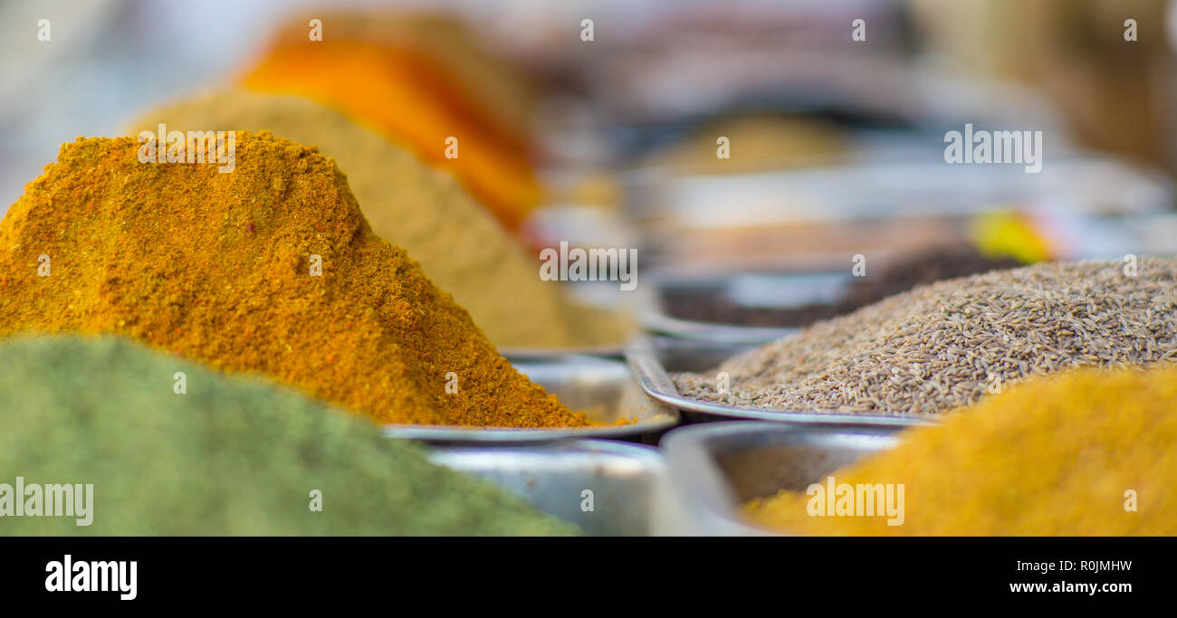 Masala Spice an einem Lebensmittelmarkt in Neu Delhi, Indien. Stockfoto