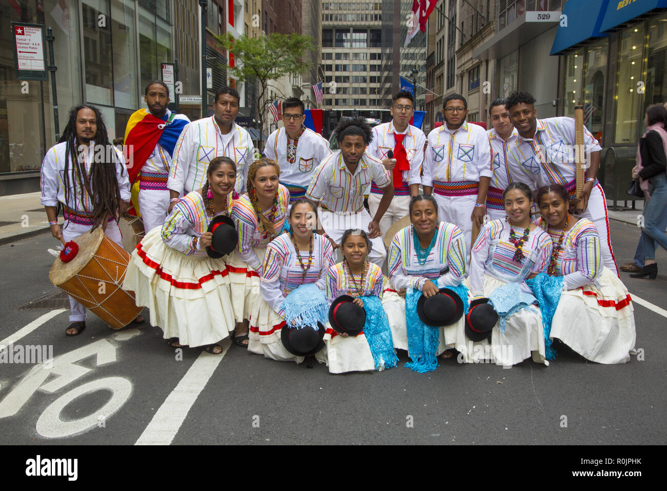 2018 Hispanic Day Parade auf der 5th Avenue in New York City. Bolivianische Tanzgruppe Stockfoto