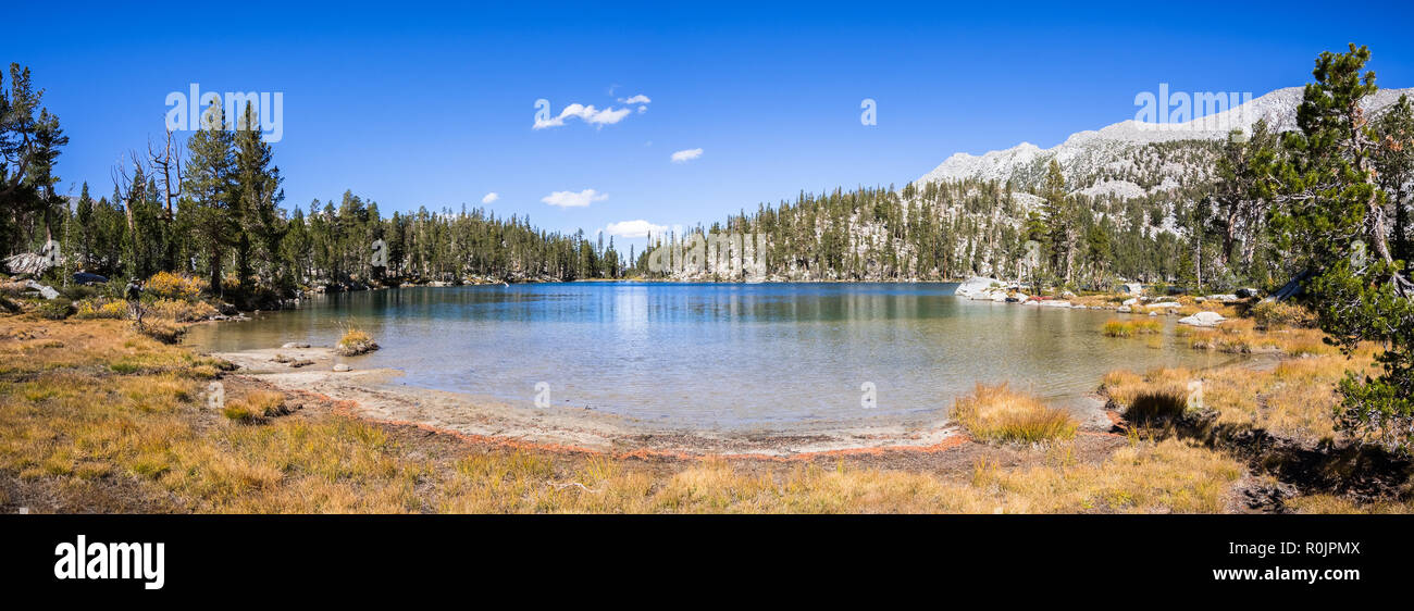 Panoramablick auf Steelhead See in der östlichen Sierra Mountains, Kalifornien Stockfoto