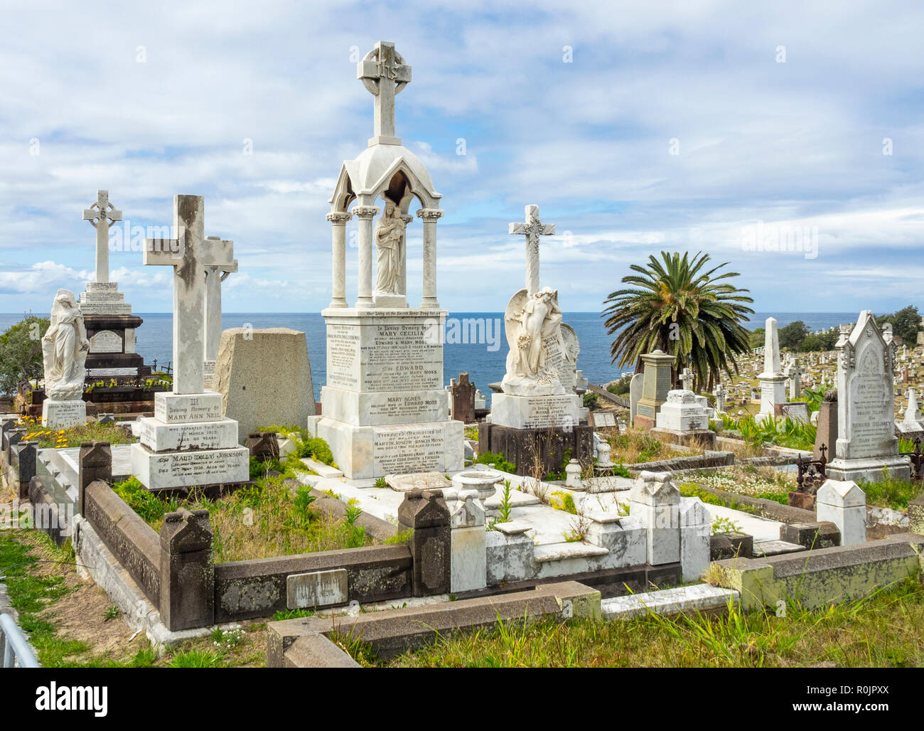 Marmor Grabsteine und Gräber auf dem Friedhof Waverley Bronte Sydney, NSW, Australien. Stockfoto