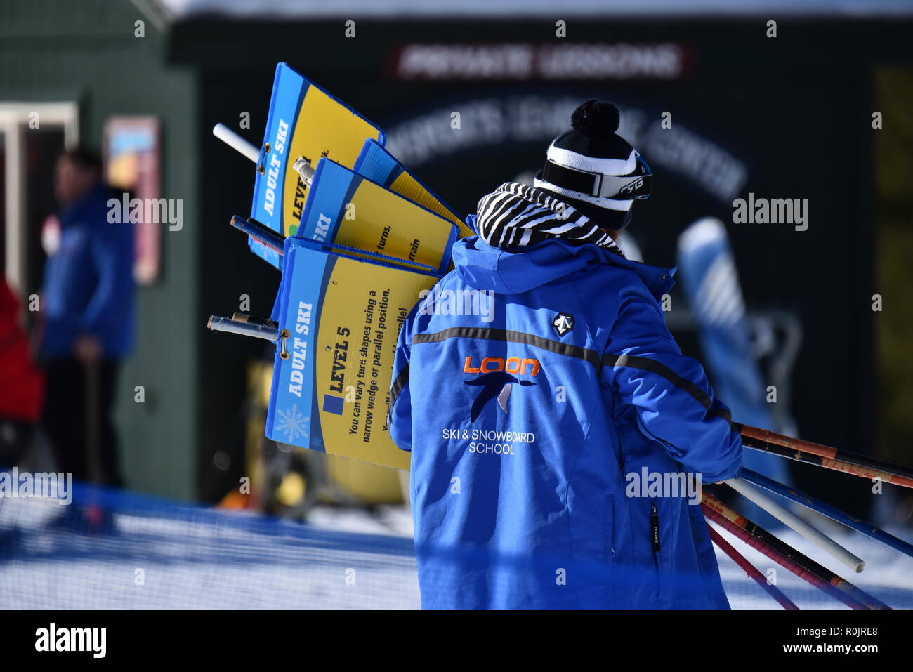 LOON MOUNTAIN USA - Januar 24: Tina Sutton Denkmal - Slalom Ski Wettbewerb. Loon Mountain stuff Arbeiten von Junior Ski Race am 24. Januar 2016 In der t Stockfoto