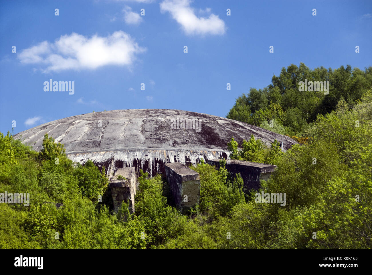 La Coupole, oder Coupole Helfaut-Wizernes, ist ein Deutscher Weltkrieg zwei unterirdische Bunker zu V-2-Raketen starten, in der Nähe von Saint Omer, Frankreich. Stockfoto