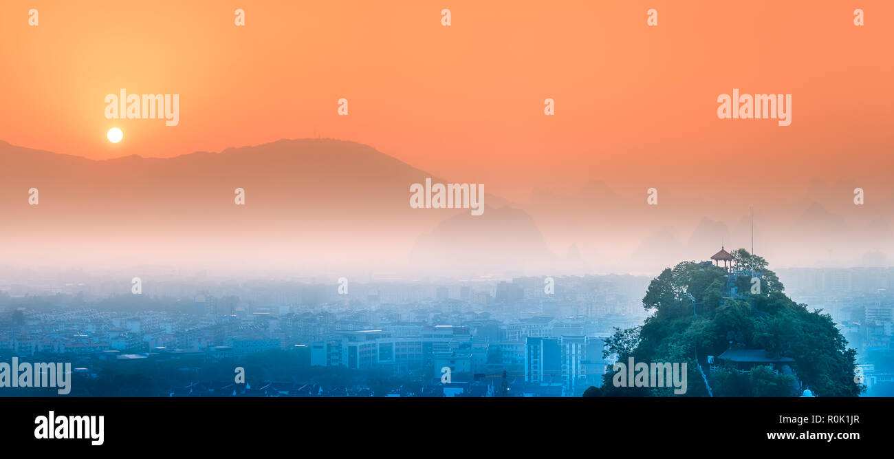 Li Fluss und Karstgebirge Guilin, Yangshuo Stockfoto