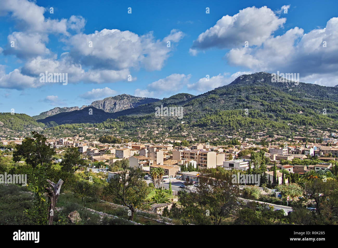 Blick auf Dorf soller Mallorca Spanien Stockfoto