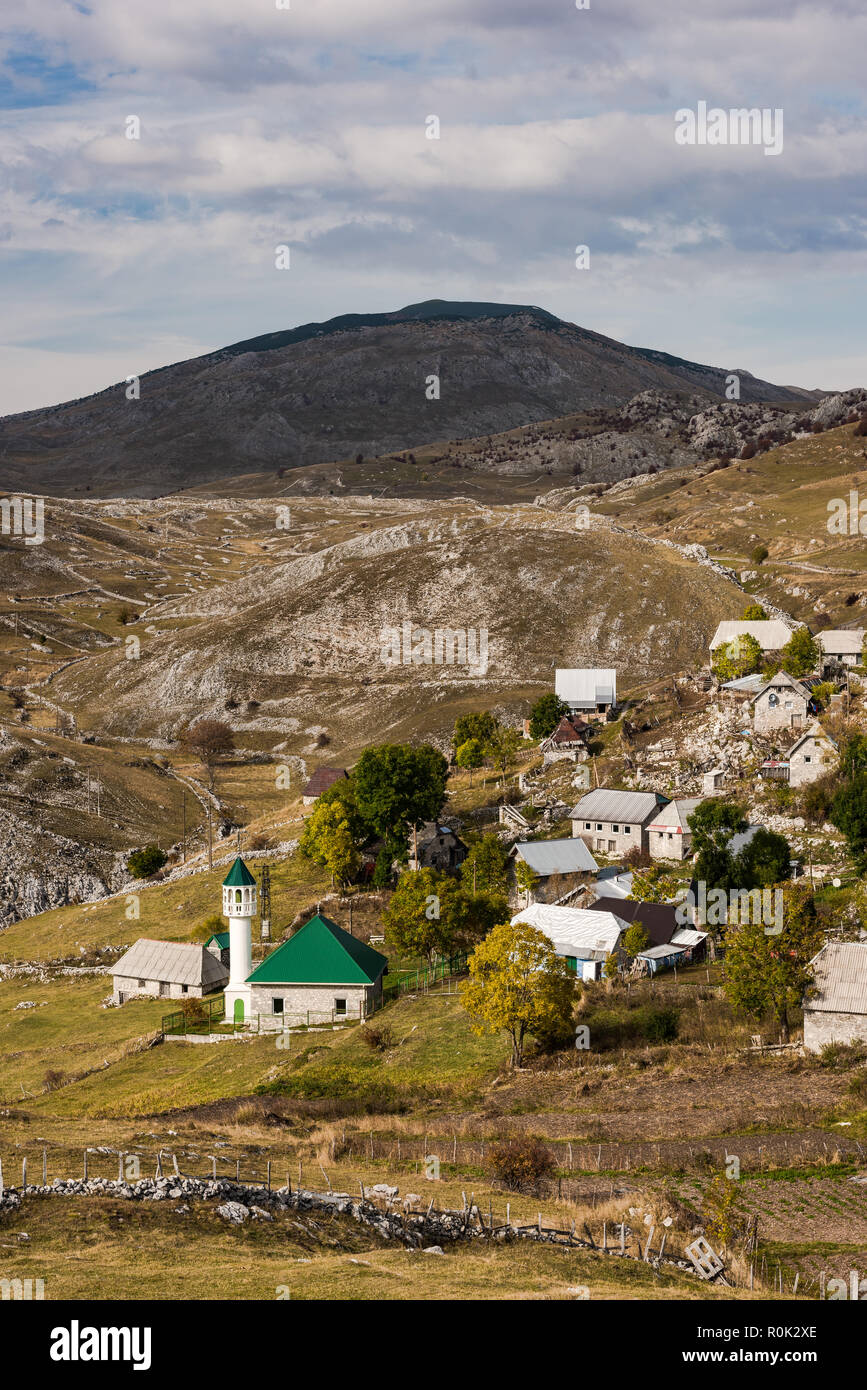 Moschee in Lukomir Dorf, Bosnien und Herzegowina. Stockfoto