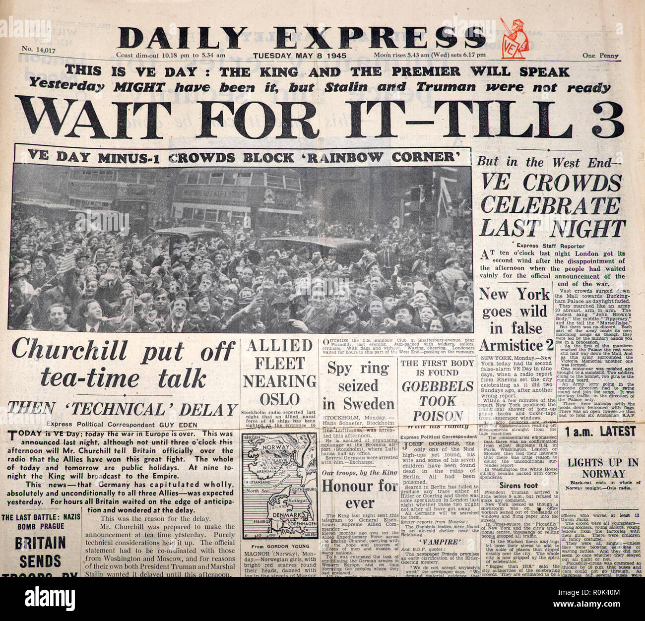 "This is VE Day: The King and the Premier Will Speak" "WAIT FOR IT - TILL 3" London England UK 8. Mai 1945 Stockfoto