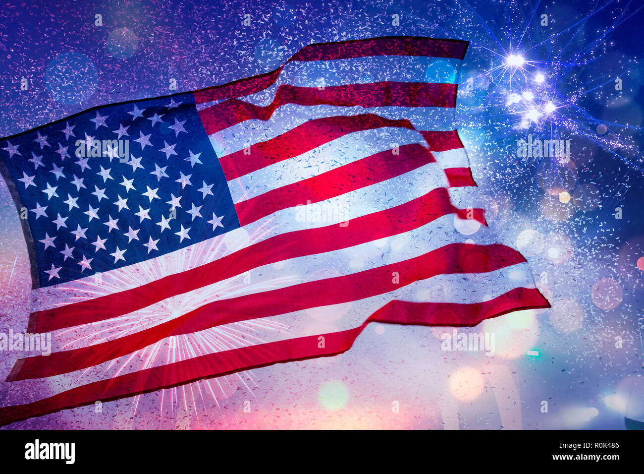 Feiern Tag der Unabhängigkeit. Vereinigte Staaten von Amerika USA-Flagge mit Feuerwerk Hintergrund für Juli 4. Stockfoto