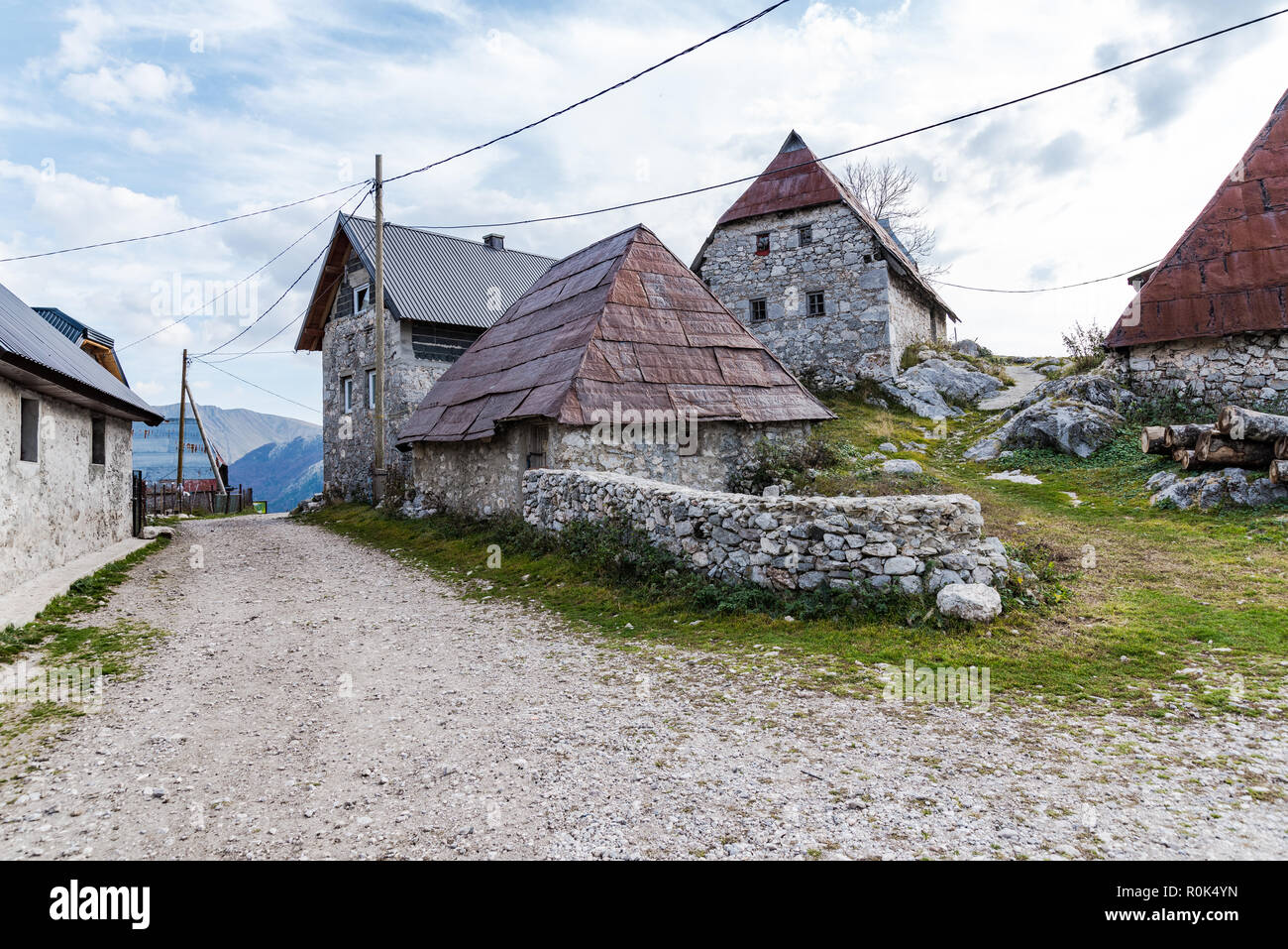 Häuser aus Stein Lukomir, abgelegenen Dorf in Bosnien und Herzegowina Stockfoto