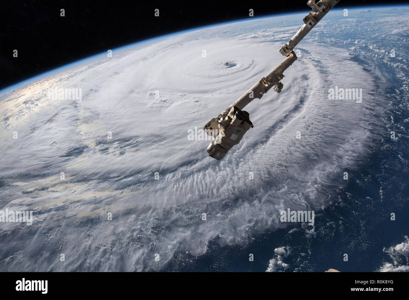 Blick vom Raum der Hurrikan Florenz in den Atlantischen Ozean. Stockfoto