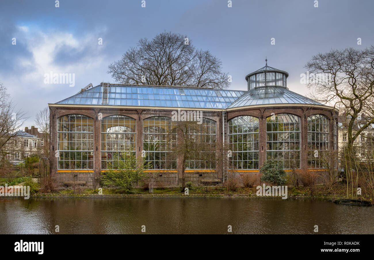 AMSTERDAM, NIEDERLANDE, 29. Dezember 2016: historische Gewächshaus der Hortus Botanicus in das UNESCO-Weltkulturerbe von Amsterdam Stockfoto