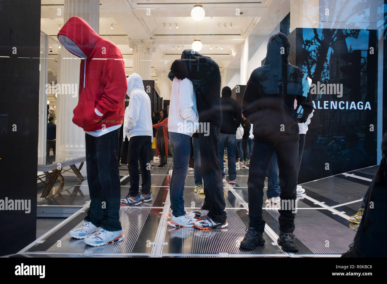 LONDON, Großbritannien - 17 September, 2018: Shop Selfridges in der Oxford Street in London, für Herbst eingerichtet Stockfoto