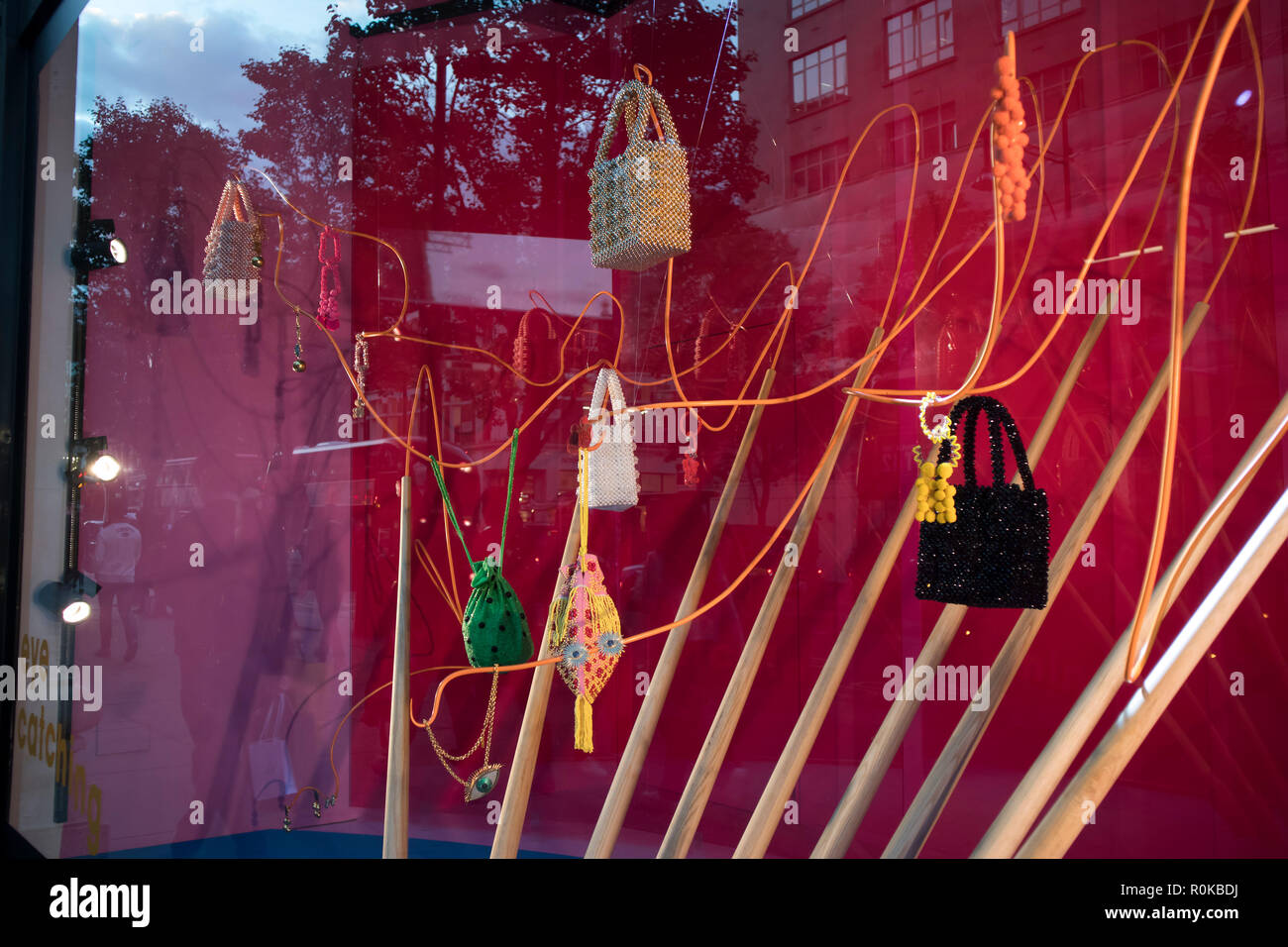 LONDON, Großbritannien - 17 September, 2018: Shop Selfridges in der Oxford Street in London, für Herbst eingerichtet Stockfoto