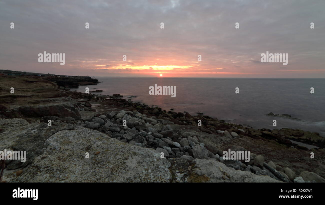 Schönen Sonnenaufgang um 4 Uhr morgens in Portland Bill Leuchtturm in Ise von Portland Stockfoto