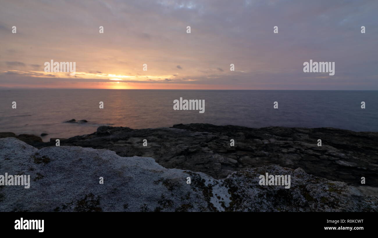 Schönen Sonnenaufgang um 4 Uhr morgens in Portland Bill Leuchtturm in Ise von Portland Stockfoto