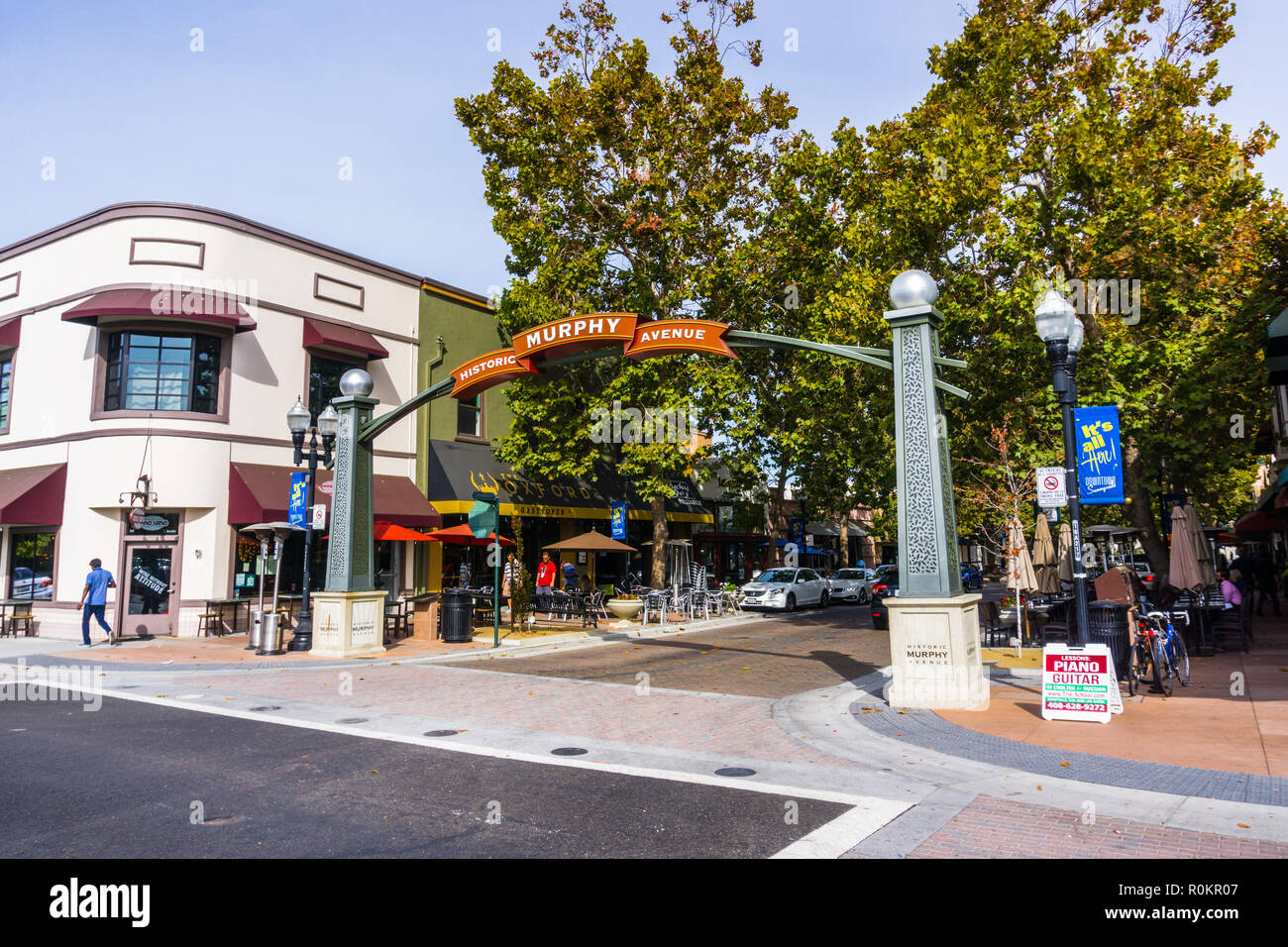 Oktober 29, Sunnyvale 2018/CA/USA - Eingang zum 'Murphy historischen Avenue in der Innenstadt von Sunnyvale, eine Straße mit Restaurants und Cafés Stockfoto