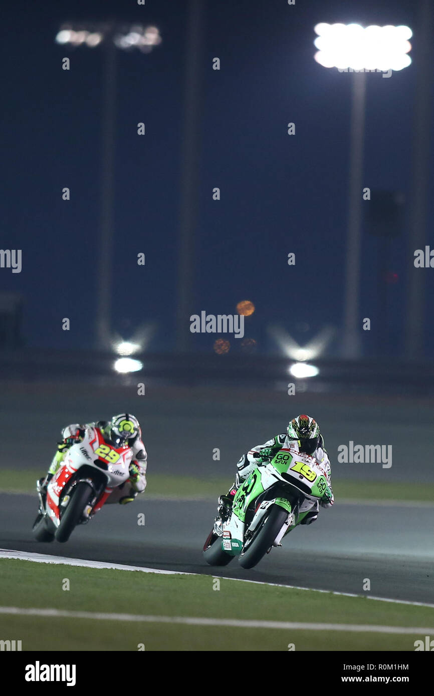 Gehen und Spaß Honda MotoGP-Fahrer Alvaro Bautista von Spanien lenkt sein  Fahrrad während der letzten Sitzung der Moto GP Wm auf dem Losail  International Circuit Stockfotografie - Alamy