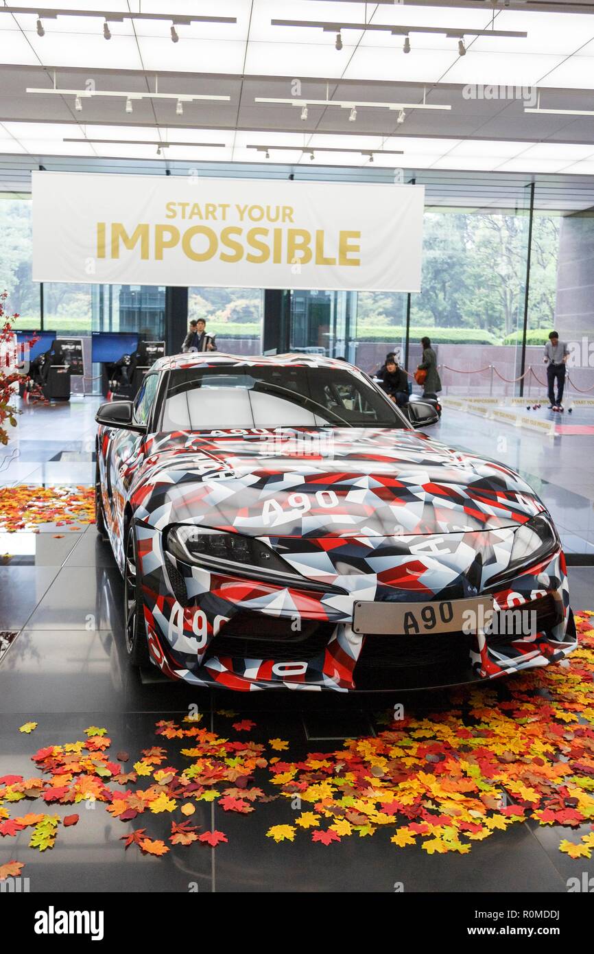 Der neue Toyota Supra A90 auf der Anzeige am Hauptsitz des Unternehmens in Tokio am 6. November 2018, Tokio, Japan. Der Verbraucher Version des neuen Sports Toyota Motor Corp Auto wird auf der Detroit Auto Show im Januar 2019 debütieren. Credit: Rodrigo Reyes Marin/LBA/Alamy leben Nachrichten Stockfoto