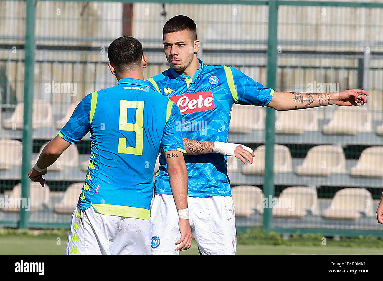Frattamaggiore, Kampanien, Italien, 2018-11-06, UEFA-Jugend Liga SSC Napoli U19-psg U19 im Bild fest Ziel Gianluca Gaetano Stürmer SSC Napoli U 19 Credit: Antonio Balasco/Alamy leben Nachrichten Stockfoto