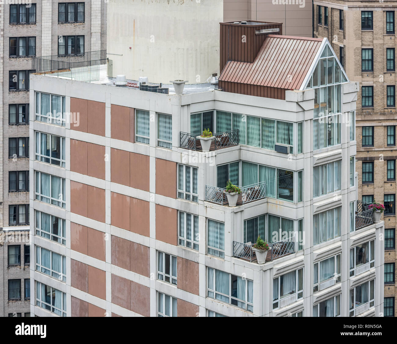 Multi Unit Eigentumswohnung Gebäude in der Innenstadt von Chicago. Stockfoto