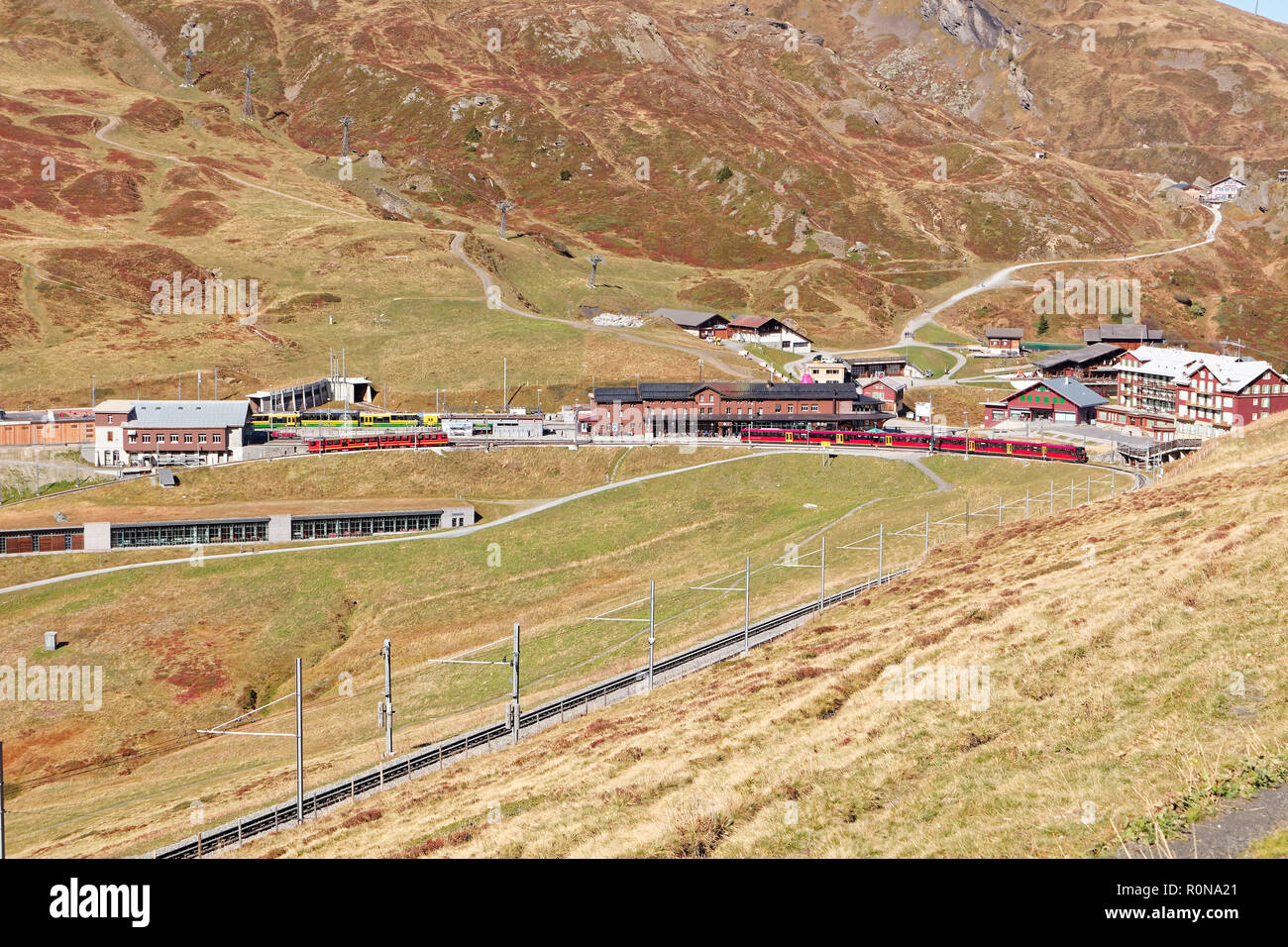 Anreise mit dem Zug Top of Europe - Jungfraujoch; Kleine Scheidegg, Jungfrau Region, Schweiz Stockfoto