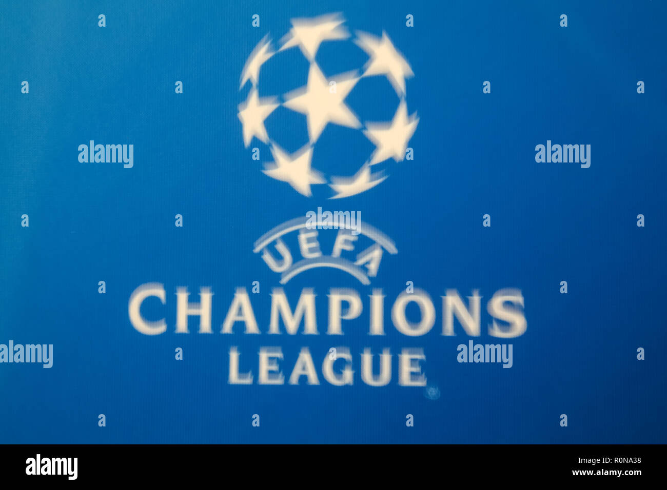 Thessaloniki, Griechenland - 28 August, 2018: die Offiziellen UEFA Champions League Logo. licht Blur-effekt Zoom Objektiv Stockfoto