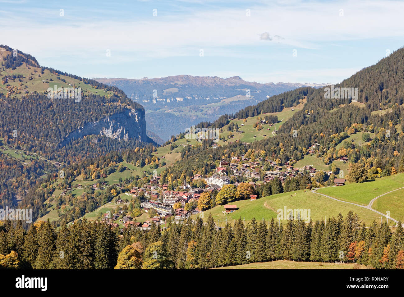 Anzeigen von Wengen aus Richtung Kleine Scheidegg, Jungfrau Region, Schweiz Stockfoto