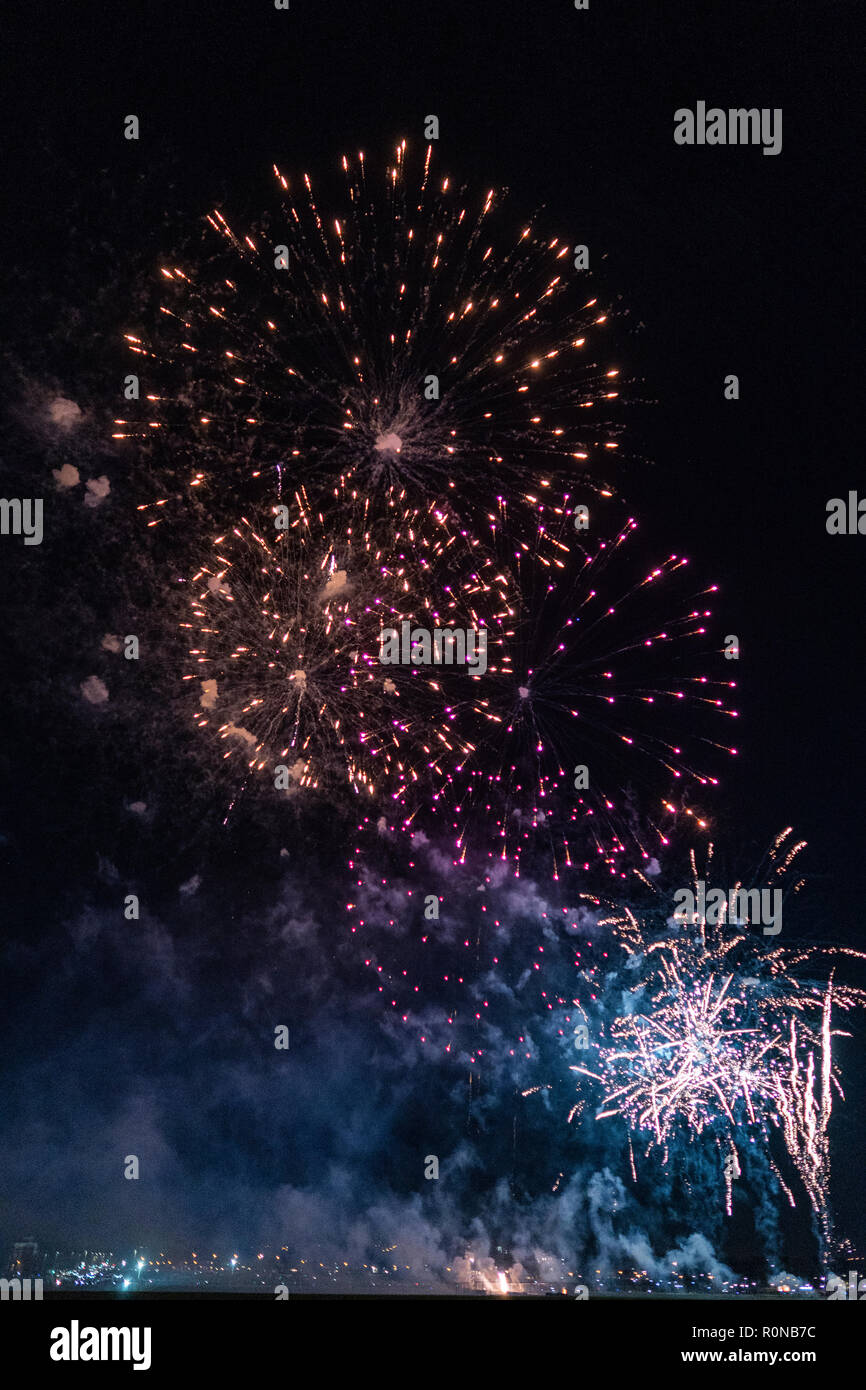 Feuerwerk über blackheat als Teil von Bon Feuer feiern, Blackheat, London Stockfoto