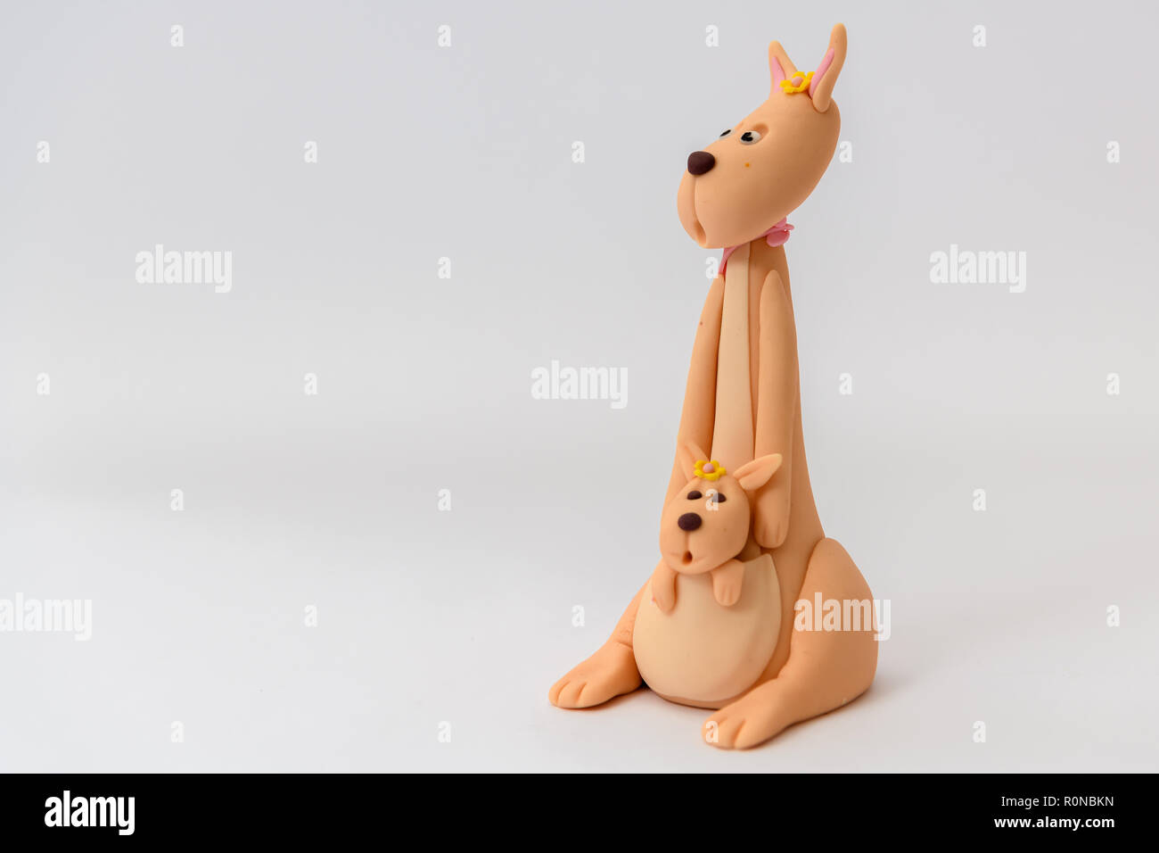 Cute kangaroo Charakter aus Zucker hergestellt, auf weißem Hintergrund Stockfoto