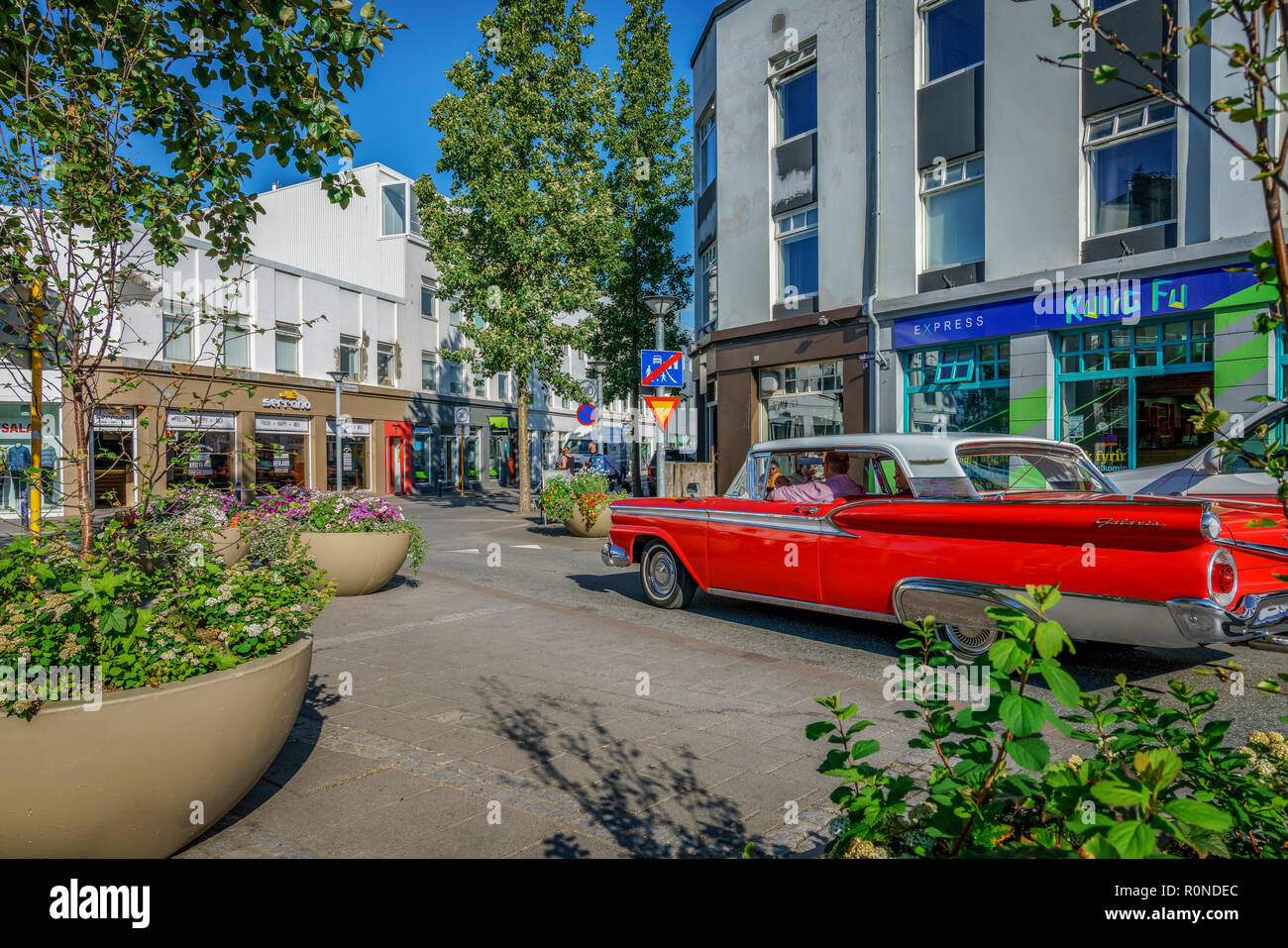 Alter Ford Galaxie im Zentrum von Akureyri, Island, Nordirland Stockfoto