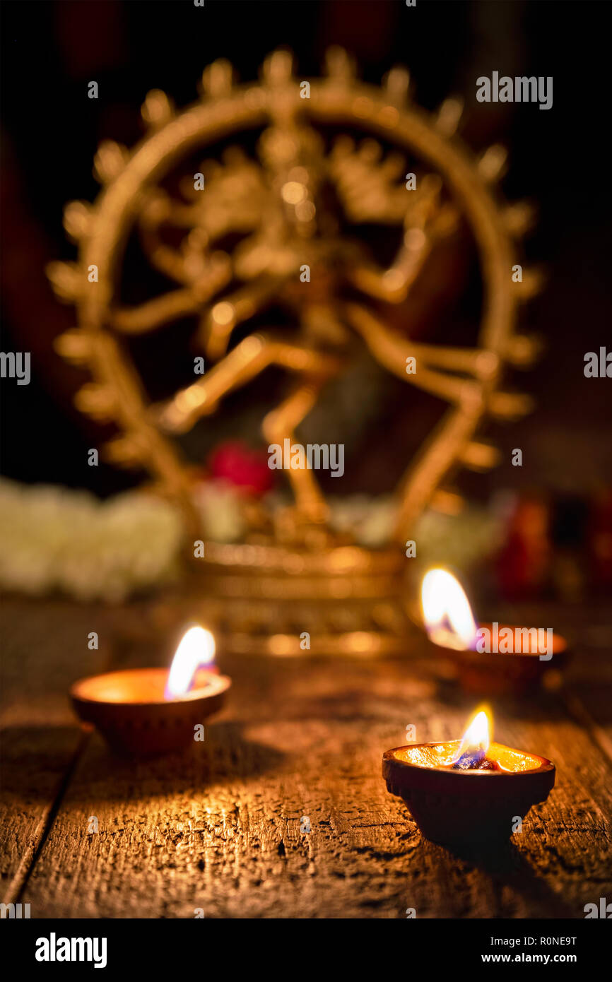 Diwali Leuchten mit Shiva Nataraja Stockfoto