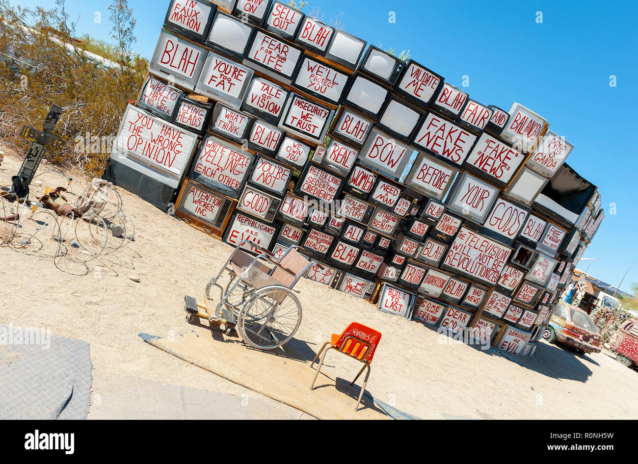 Osten Jesus in der Nähe von Niland in Südkalifornien. Eine off grid Gemeinschaft leben in der Wüste. Sie haben eine Skulptur Garten angezeigte Kunstwerke. Stockfoto