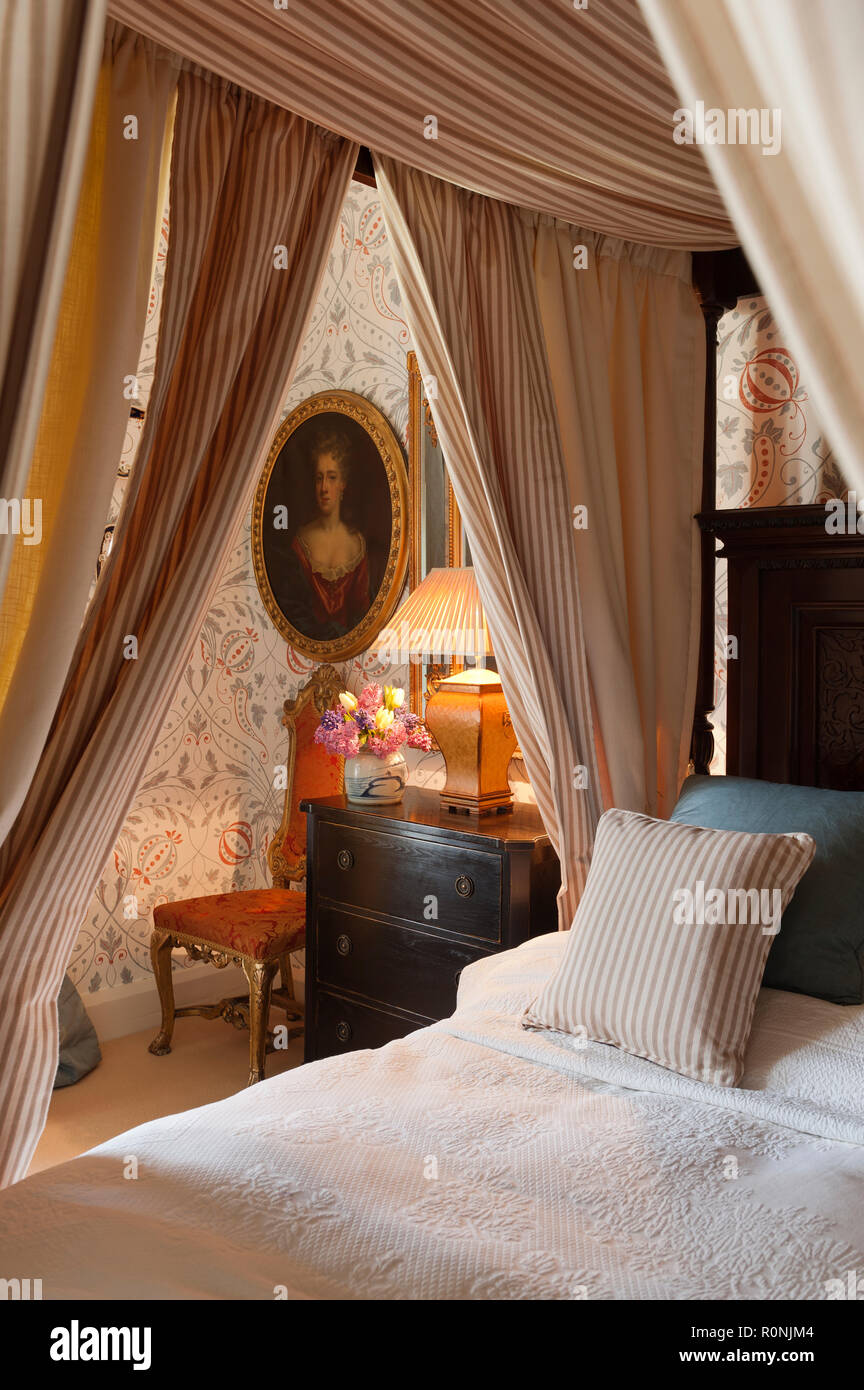 Himmelbett im Carlton Towers in Yorkshire. Stockfoto