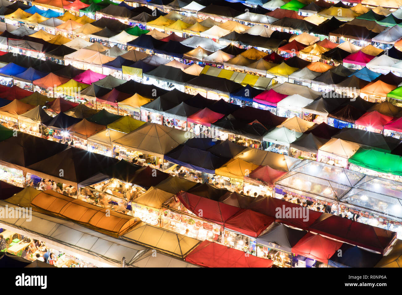 Ratchada Rot Fai Nacht Markt Stockfoto