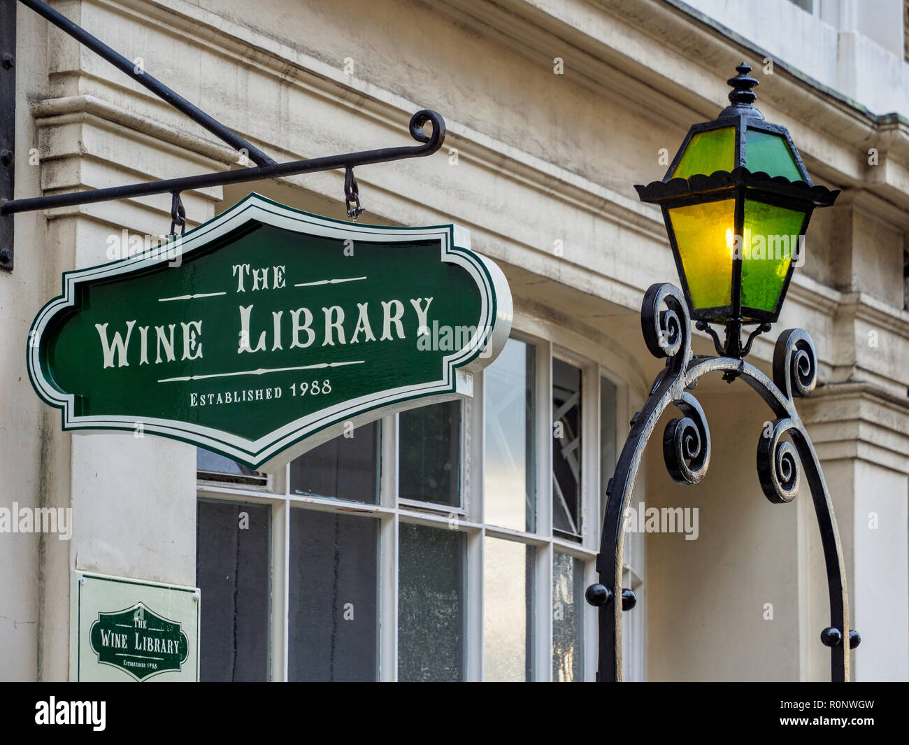 Der Wein Bibliothek London - eine unabhängige Weinhändler mit einem französischen Stil Keller und Bar/Restaurant Stockfoto