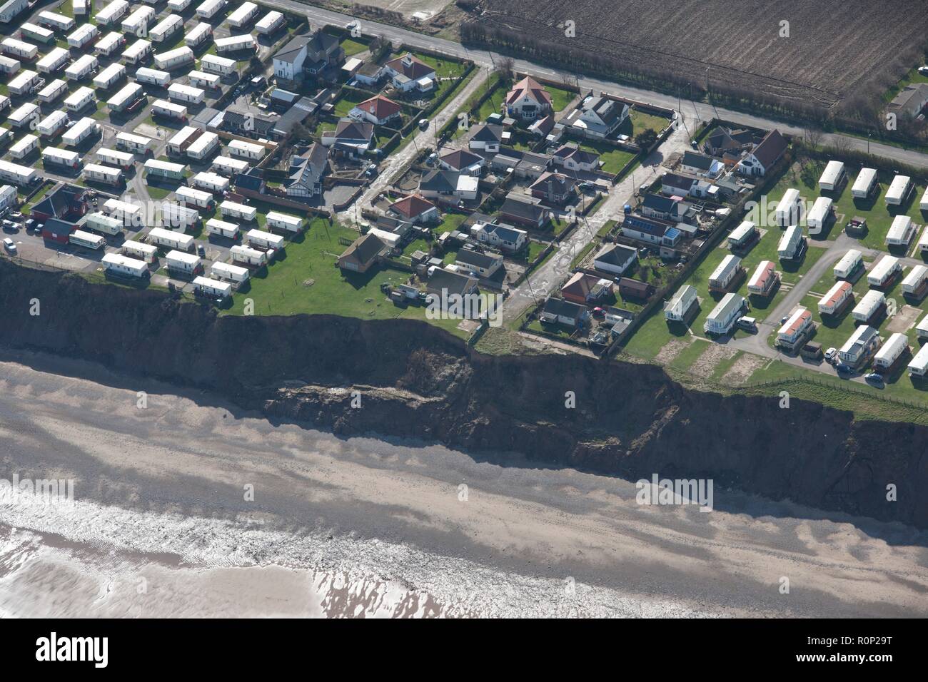Die Erosion der Küsten durch Westholme Avenue, Hornsea, East Riding von Yorkshire, 2014. Schöpfer: Historisches England Fotograf. Stockfoto