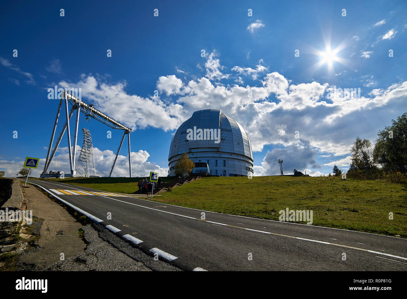 Der BTA-6. Große azimutale Teleskope Optische Teleskop an den speziellen Astrophysikalischen Observatoriums in der Zelenchuksky Bezirk im Norden sid entfernt Stockfoto