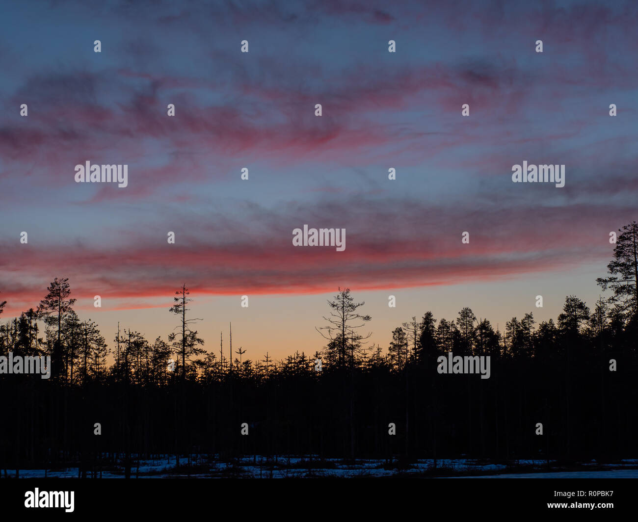 Sonnenuntergang am Lentiira, Kuhmo, Finnland Stockfoto
