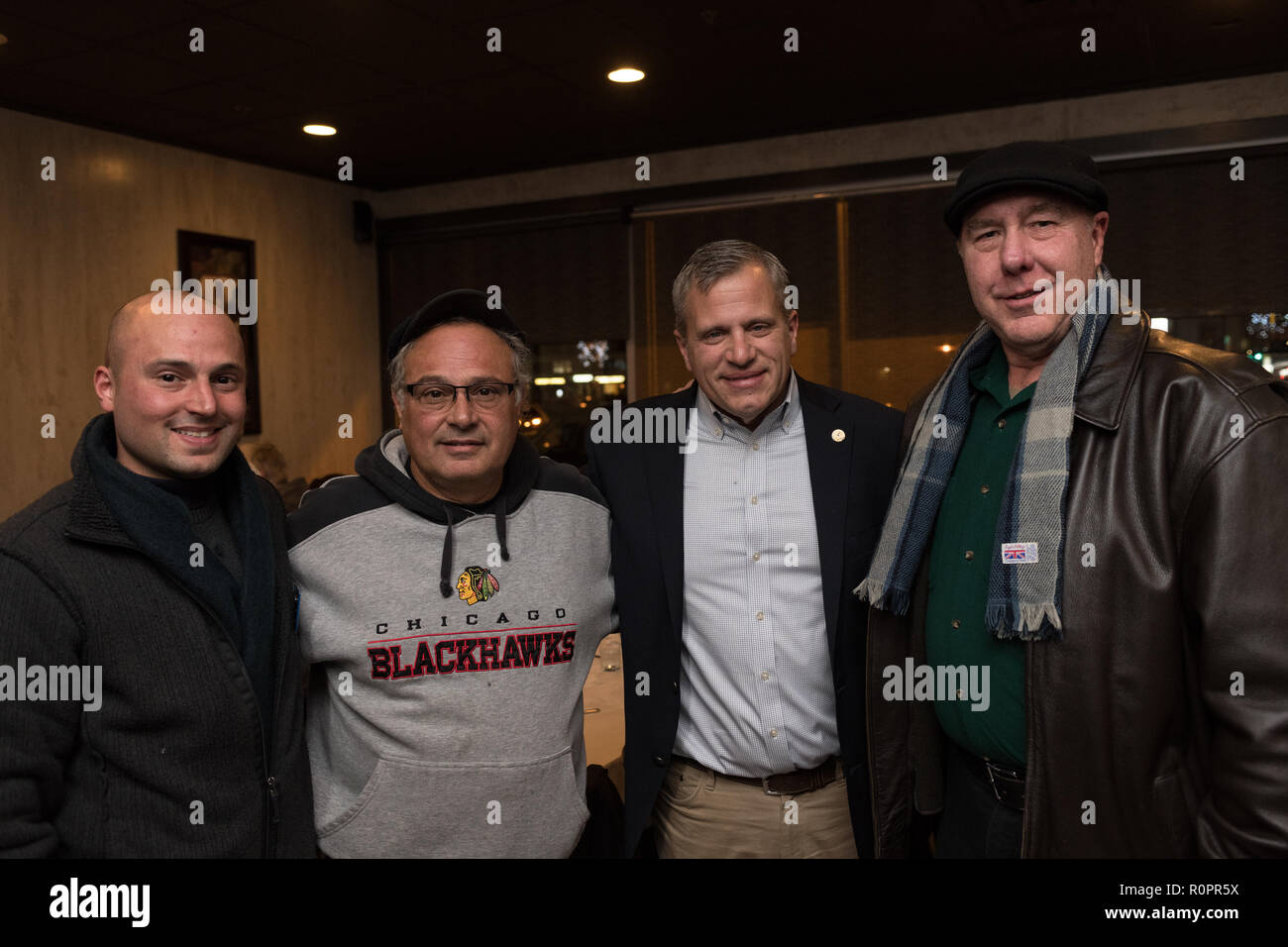 Harwood Heights, IL, USA. 6 Nov, 2018. Illinois State Vertreter Robert Martwick bei seiner Wahl night Party im Rocco Vino in Harwood Heights, IL, USA. Credit: 363 Chrucky/Alamy Leben Nachrichten. Stockfoto