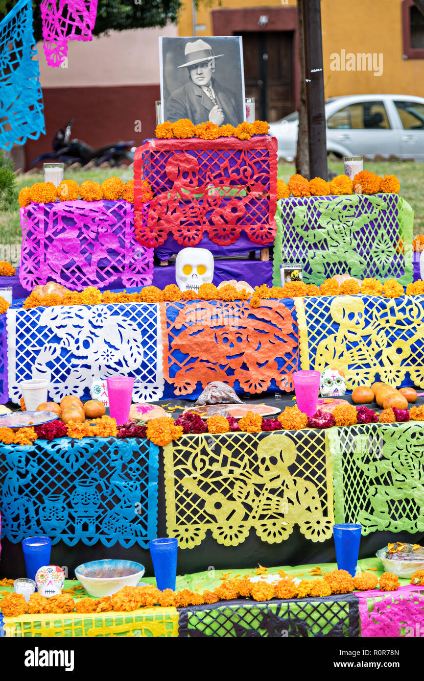 Ein Toter Der Toten Altar Als Ofrenda Wurdigt Verstorbenen