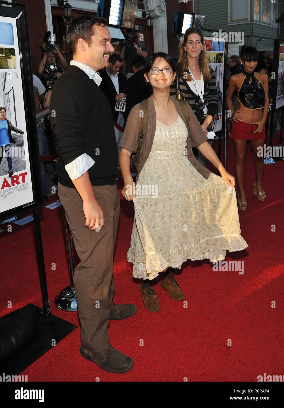 Charlene Yi und Jake Johnson - Herz aus Papier Premiere auf der Vista Theater in Los Angeles. - CharleneYi jpgCharleneYi JohnsonJake 46. Stockfoto