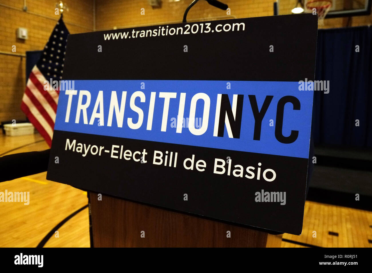 NEW YORK, NY - 30. Dezember: Atmosphäre wie New York City Mayor-Elect Bill De Blasio ernennt Carmen Farina wie New York City School Bundeskanzler auf der Pressekonferenz an der William Alexander mittlere Schule im Park Slope in Brooklyn, NYon 30. Dezember 2013 statt. Credit: RTNJennings/MediaPunch Inc. Stockfoto